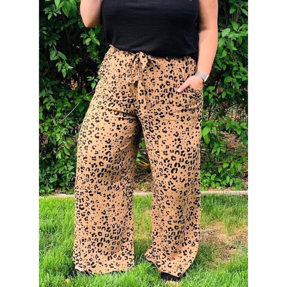 Lularoe Dianne Leopard Print Pants 